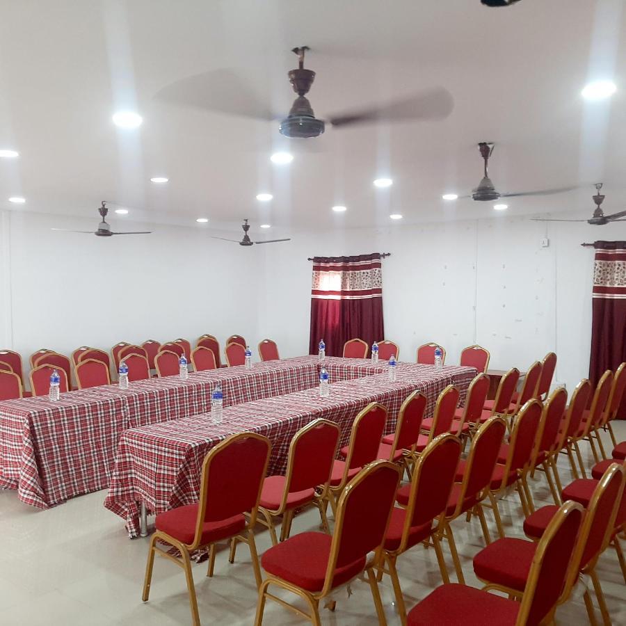 Hotel Daisy Park Siddharthanagar Екстер'єр фото