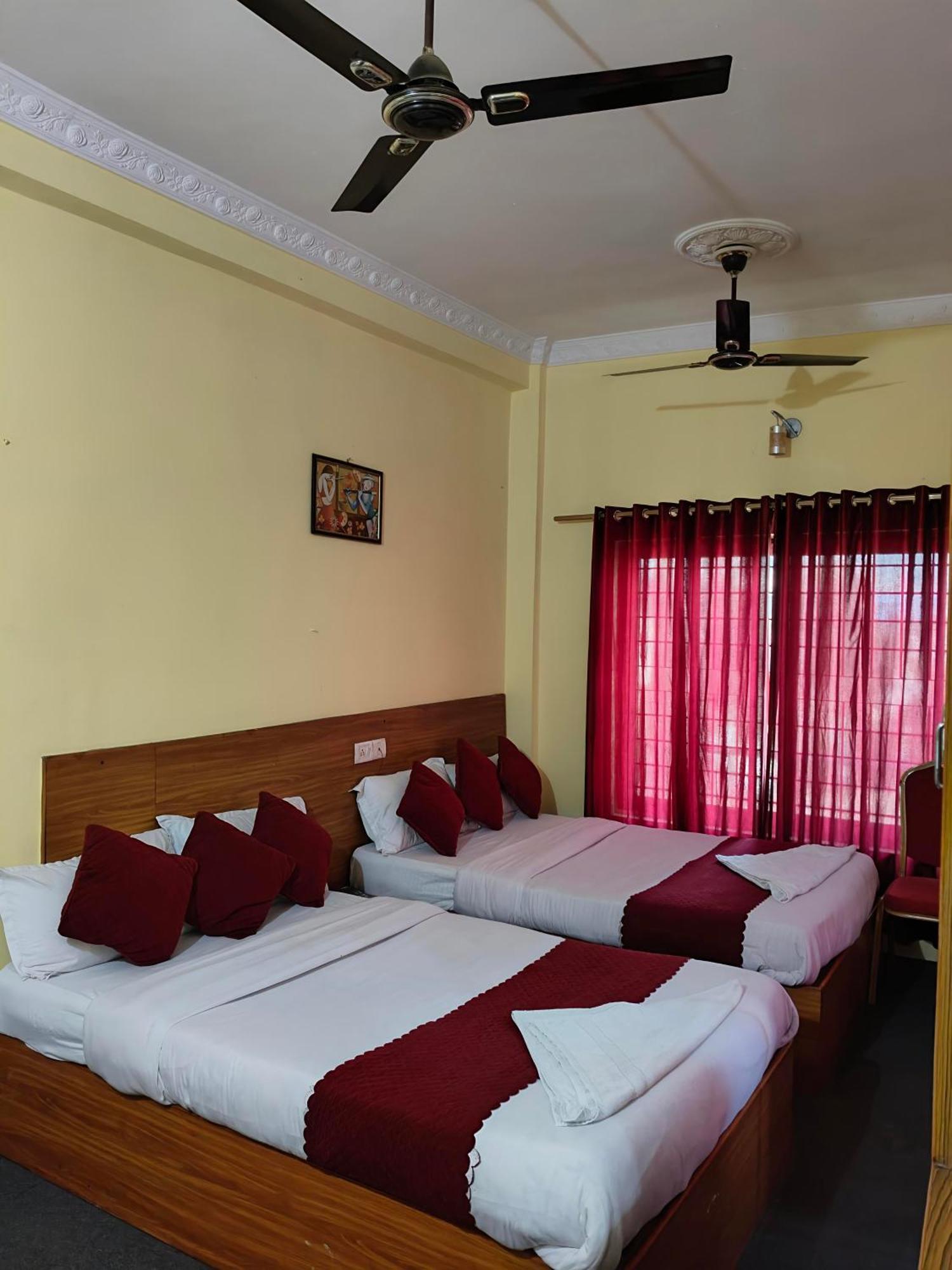 Hotel Daisy Park Siddharthanagar Екстер'єр фото