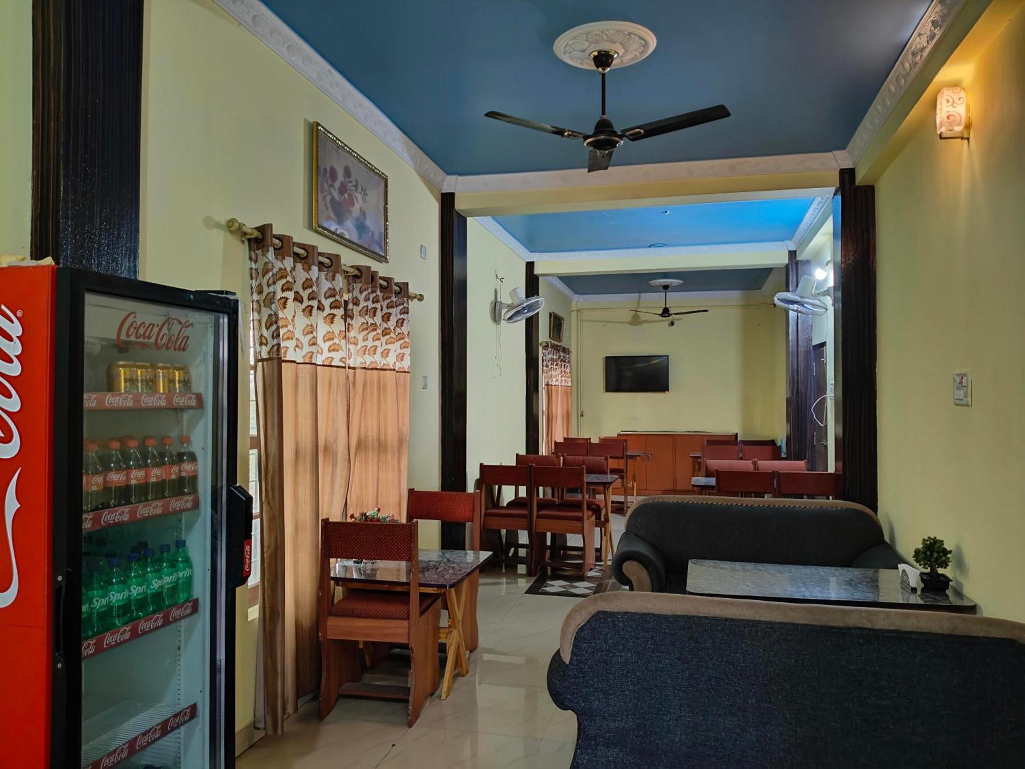 Hotel Daisy Park Siddharthanagar Екстер'єр фото